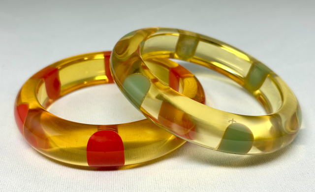 AB229 Brandon applejuice Prystal bangles with side to side dots