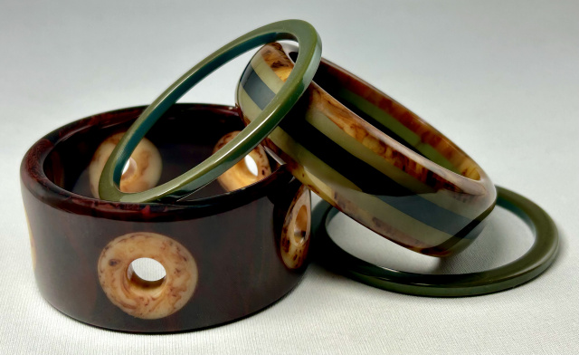 Brandon bakelite bangle, carved bakelite bangle, artisan bakelite bangle, bakelite bangles for sale