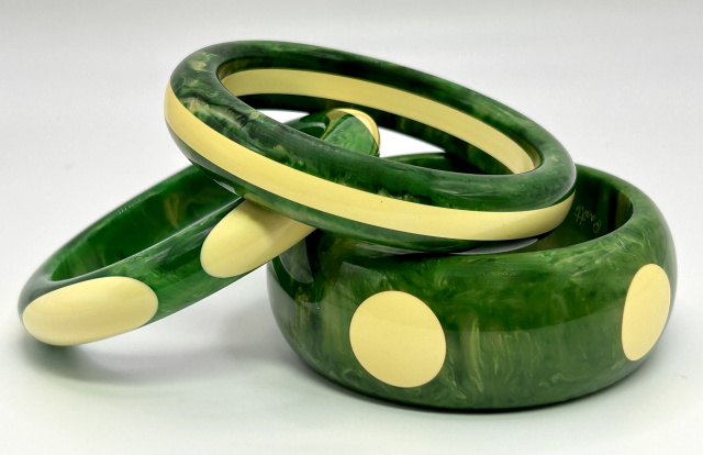 AB130 Pantti marbled spinach green bakelite bangles with custard dots or stripes