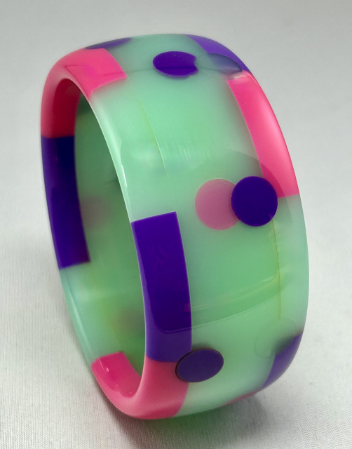 AP9 wide seafoam, purple and hot pink dotted and bordered bakelite bangle