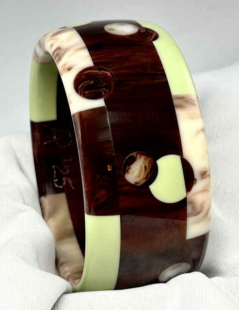 AP13 brickwork and dots in avocado, mahogany and marbled cream/chocolate
