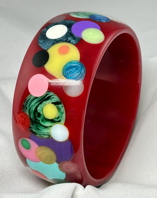 AP11 Atelier Papillon crimson red mega dot bakelite bangle