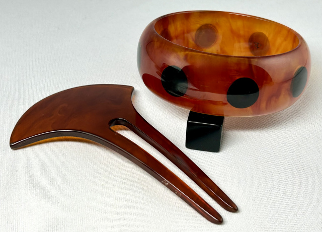 AP1 rootbeer bakelite hair comb