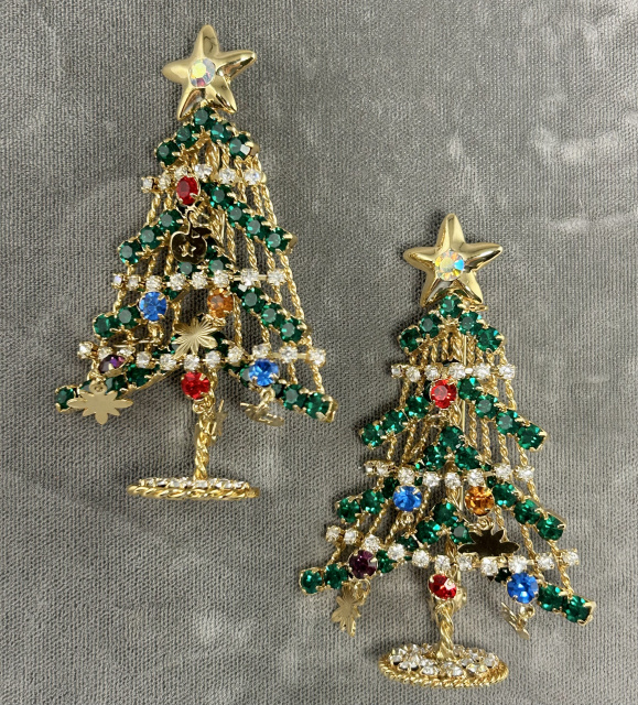 CHR13 snowflakes and stars standing xmas tree pin